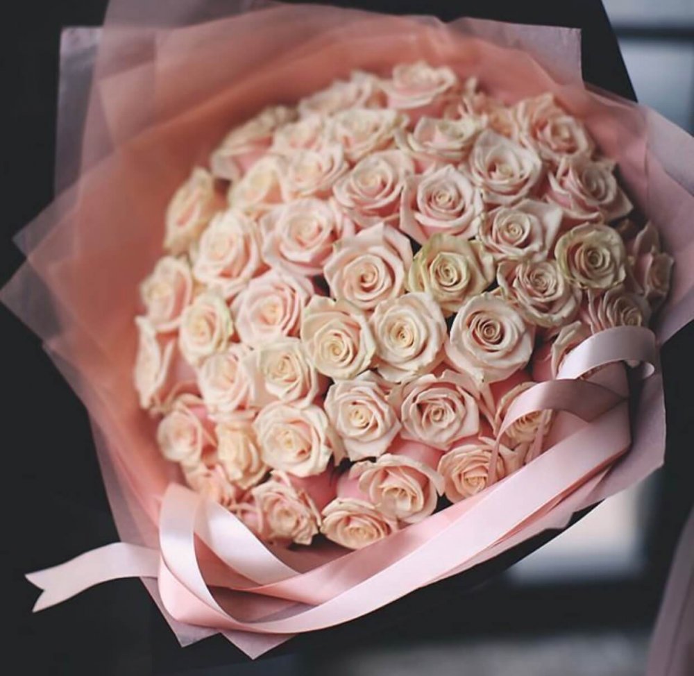 Пионовидные розы белые свадебный букет
