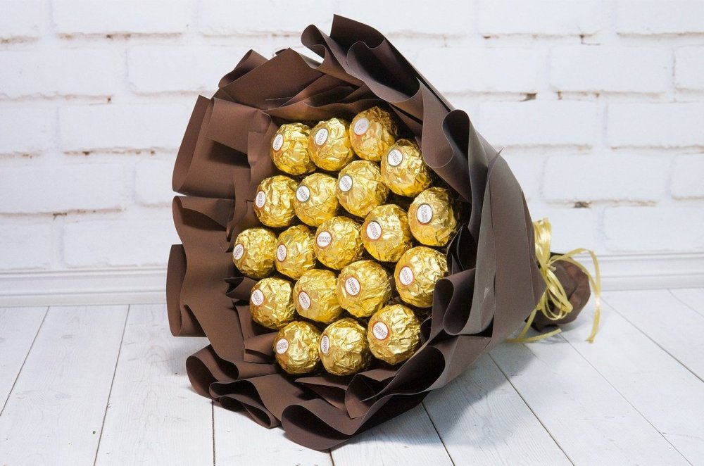 Букет из Ferrero Rocher