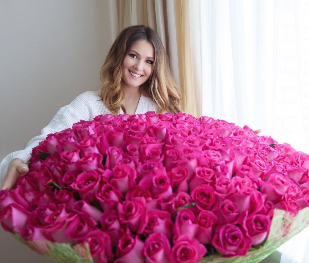 Мария Кожевникова с цветами