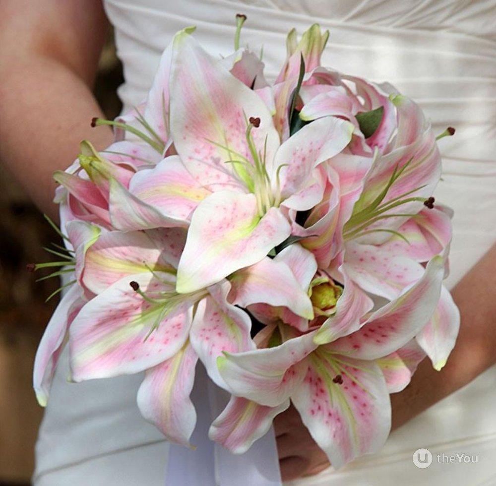 Свадебный букет лилии