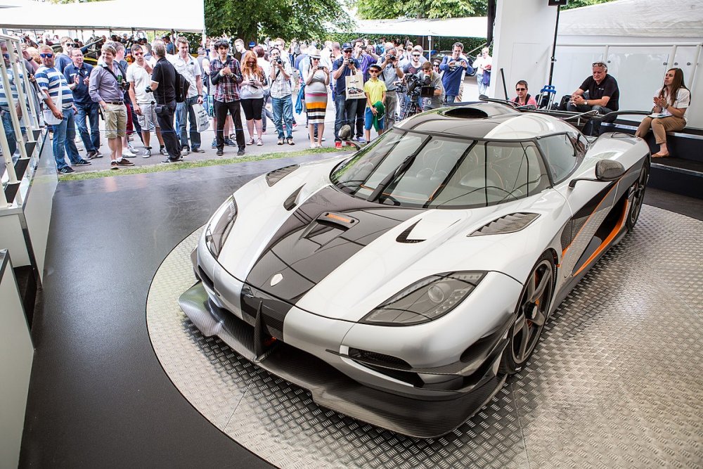 Гиперкар Koenigsegg one:1