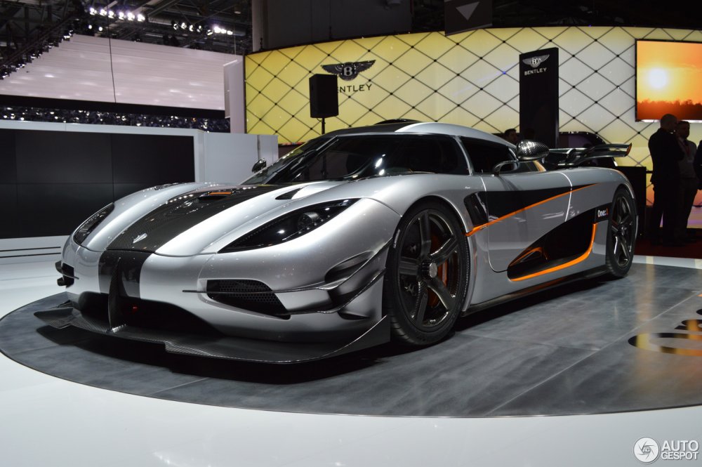 Koenigsegg one:1 (1360 л. с.)