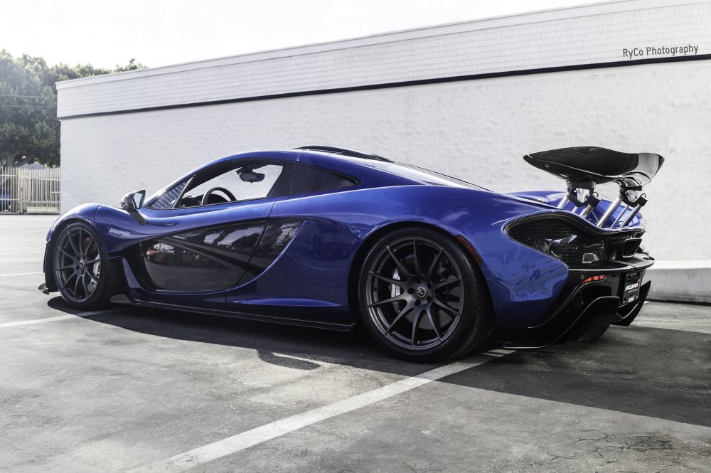 Lamborghini MCLAREN p1