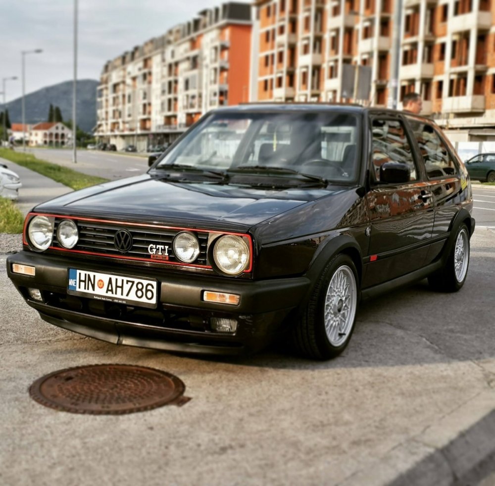 Фольксваген гольф 2 GTI