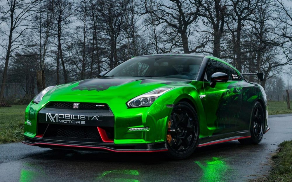 Nissan GTR 35 Nismo зеленый