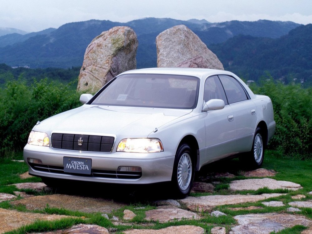 Toyota Crown Majesta 140