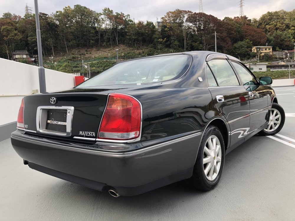 Toyota Crown Majesta 1999