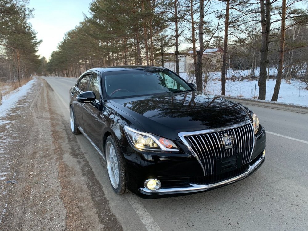 Toyota Crown Majesta 2018