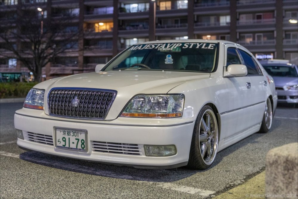 Toyota Crown Majesta 171