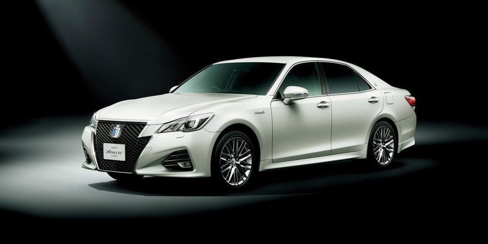 Toyota Crown Royal Saloon 2016