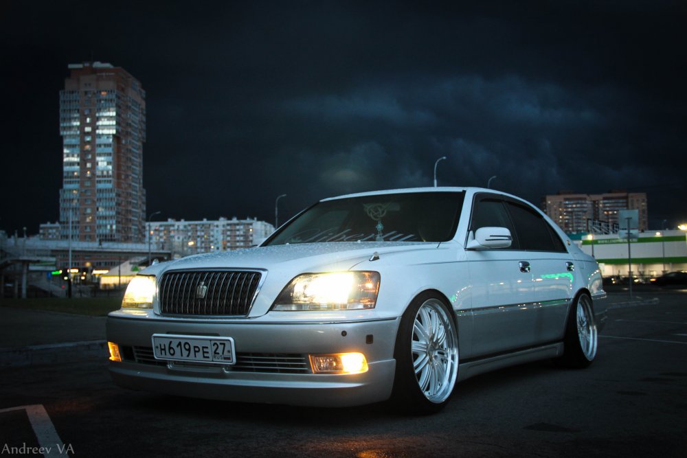 Toyota Crown Majesta 2000