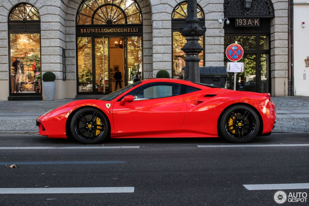 Ferrari f488 сзади