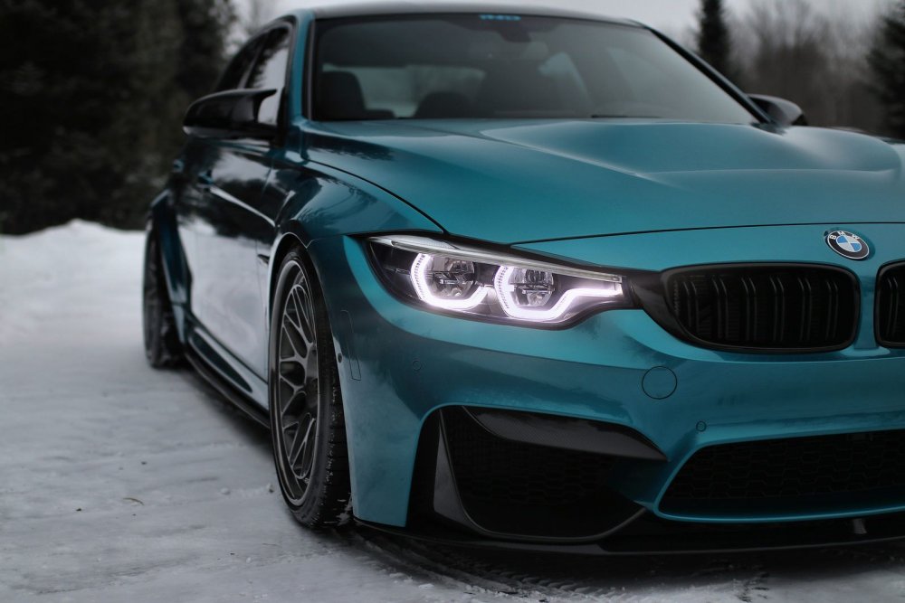 BMW m5 бирюзовая