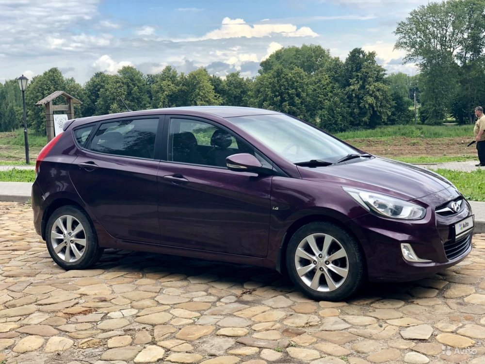 Hyundai Solaris 2010 хэтчбек