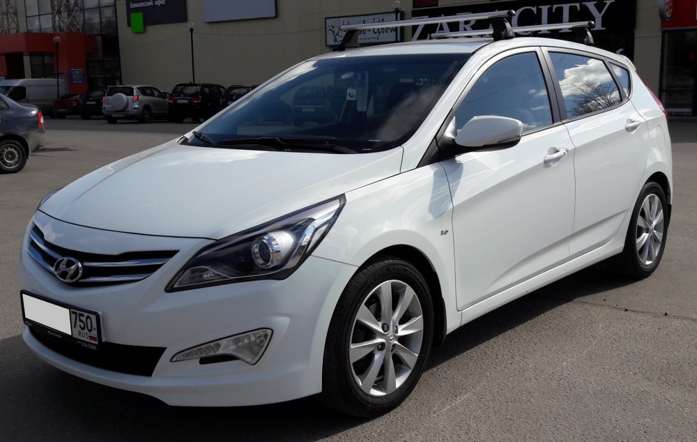 Hyundai Solaris Hatchback 2012