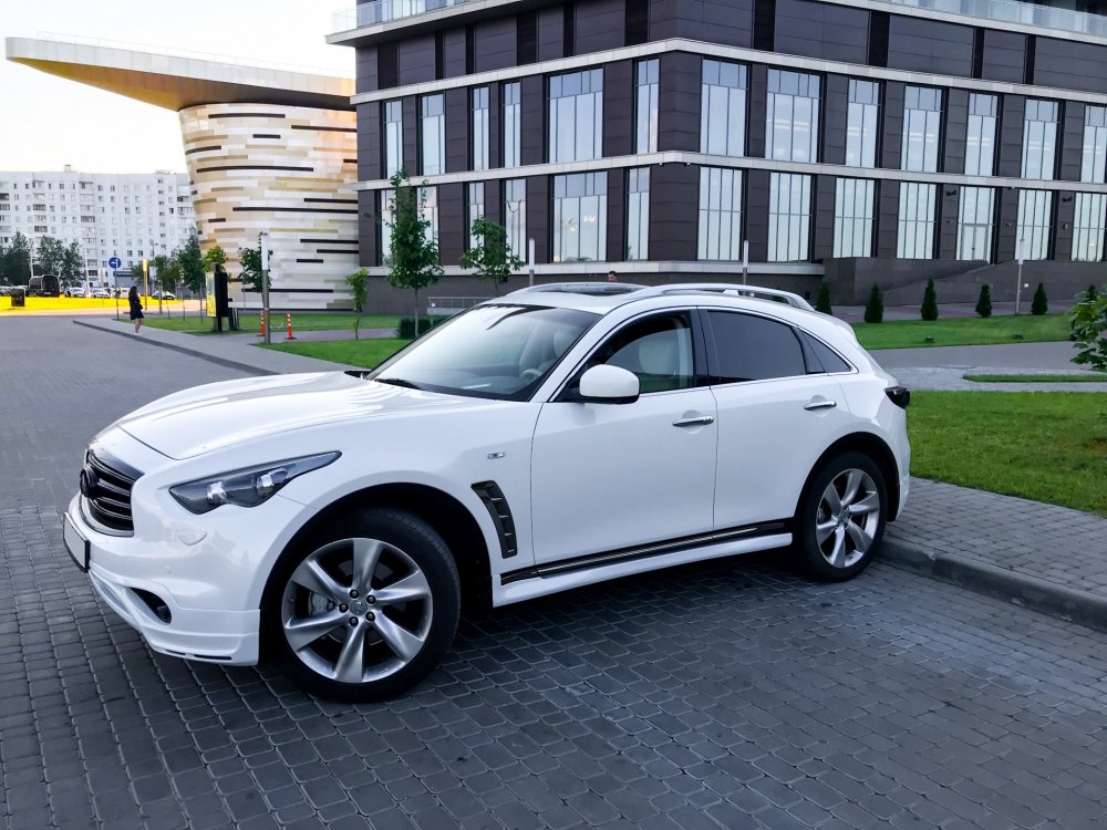 Infiniti qx70 белый