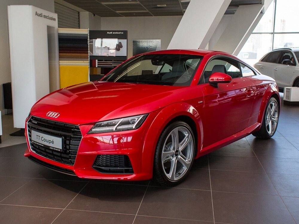 Audi TT 8s красная