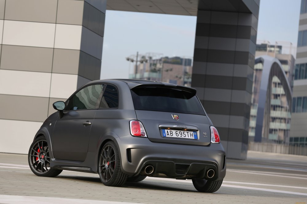 Abarth 695 biposto