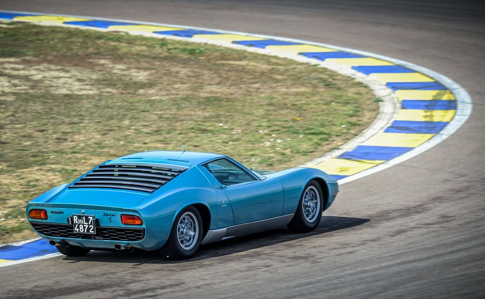 Lamborghini Miura p400