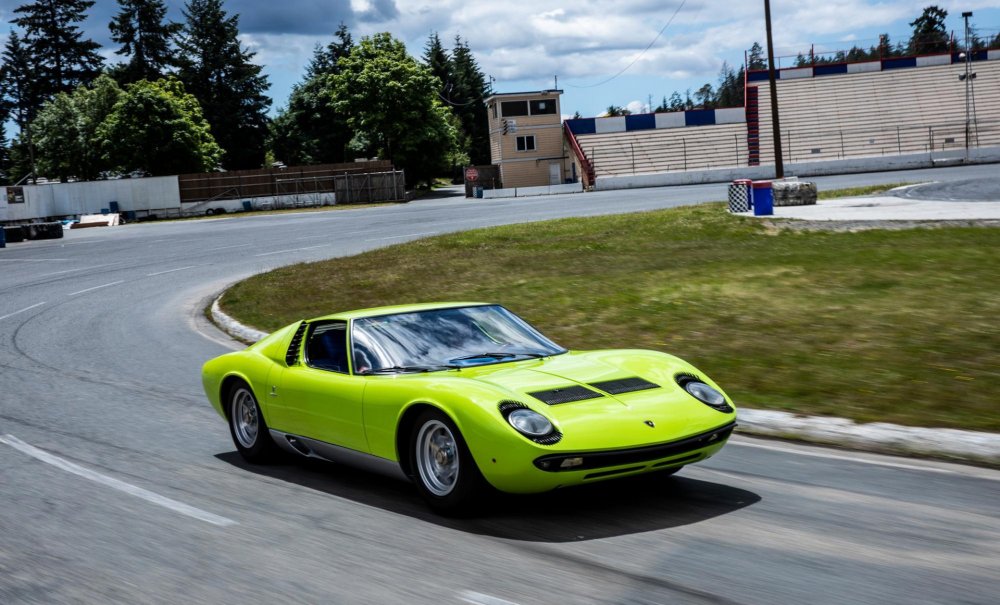 Lamborghini Miura p400