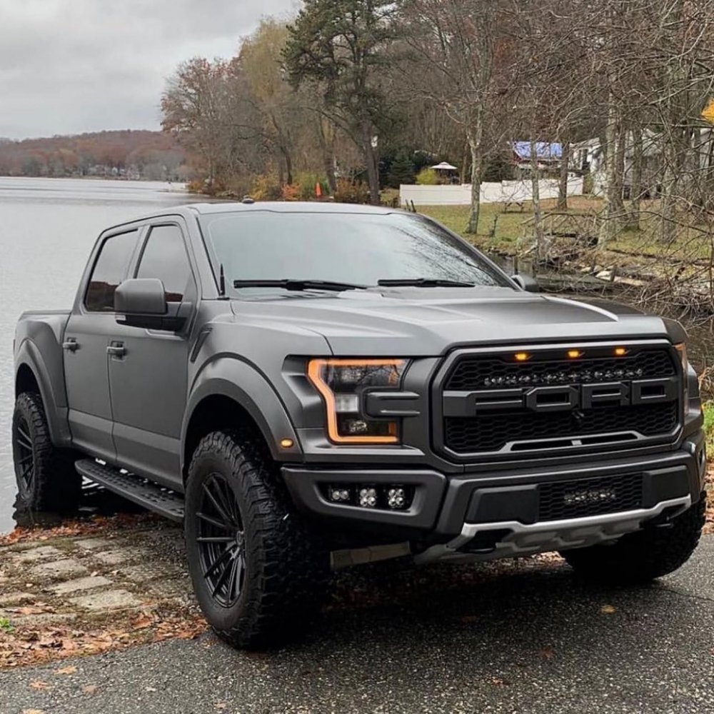 Ford f 150 Raptor черный