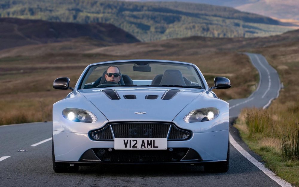 Aston Martin v12 Vantage s