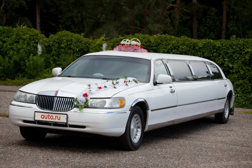 Линкольн Таун кар лимузин для свадьбы