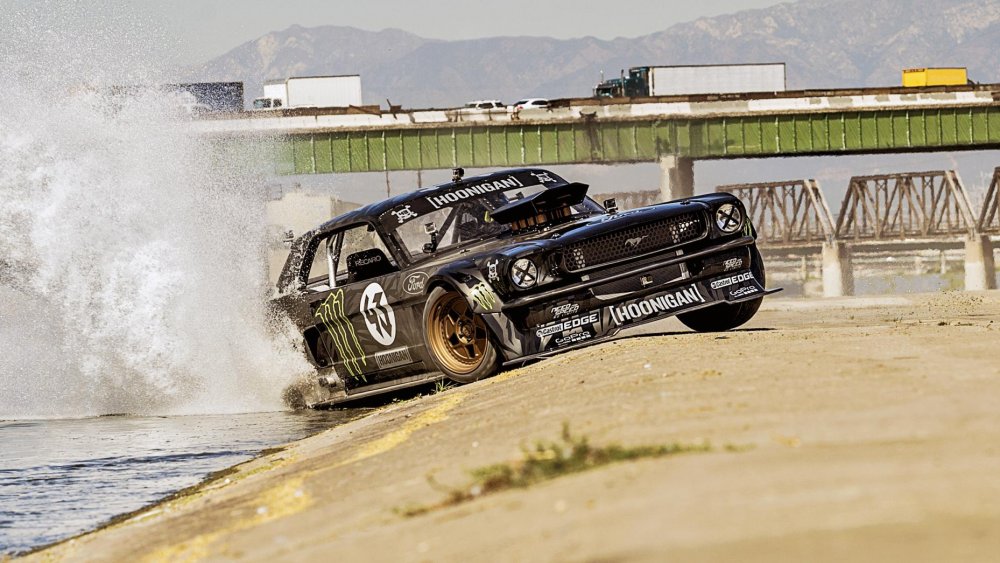 Mustang Hoonicorn