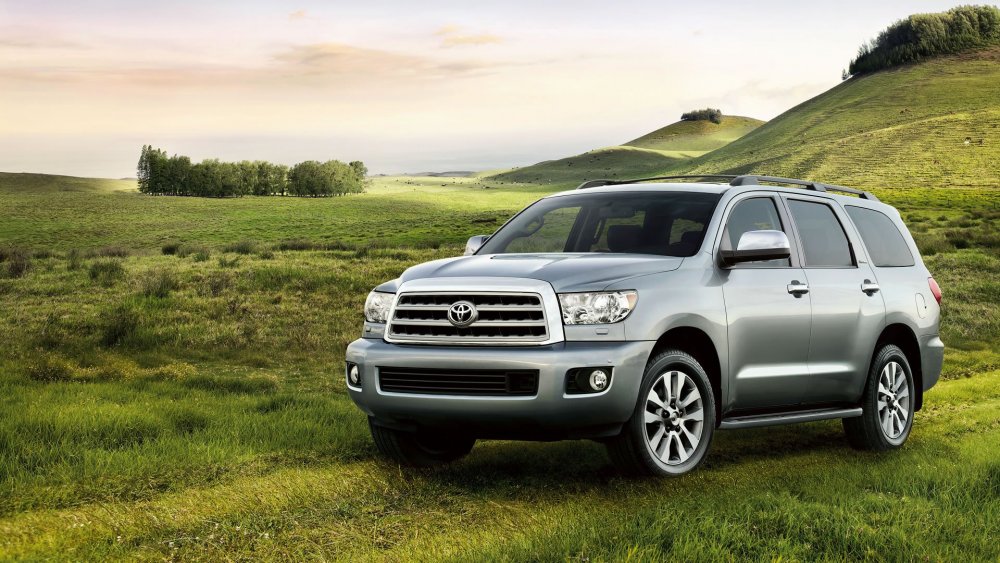 Toyota Sequoia 2016