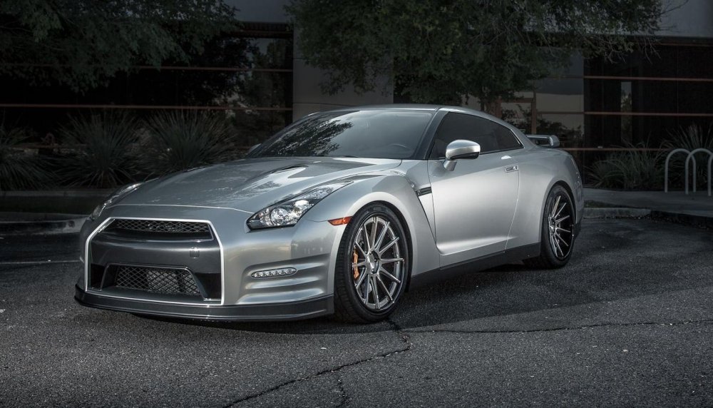 Nissan GTR r35 неон