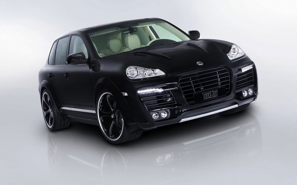 Porsche Cayenne Magnum 2011