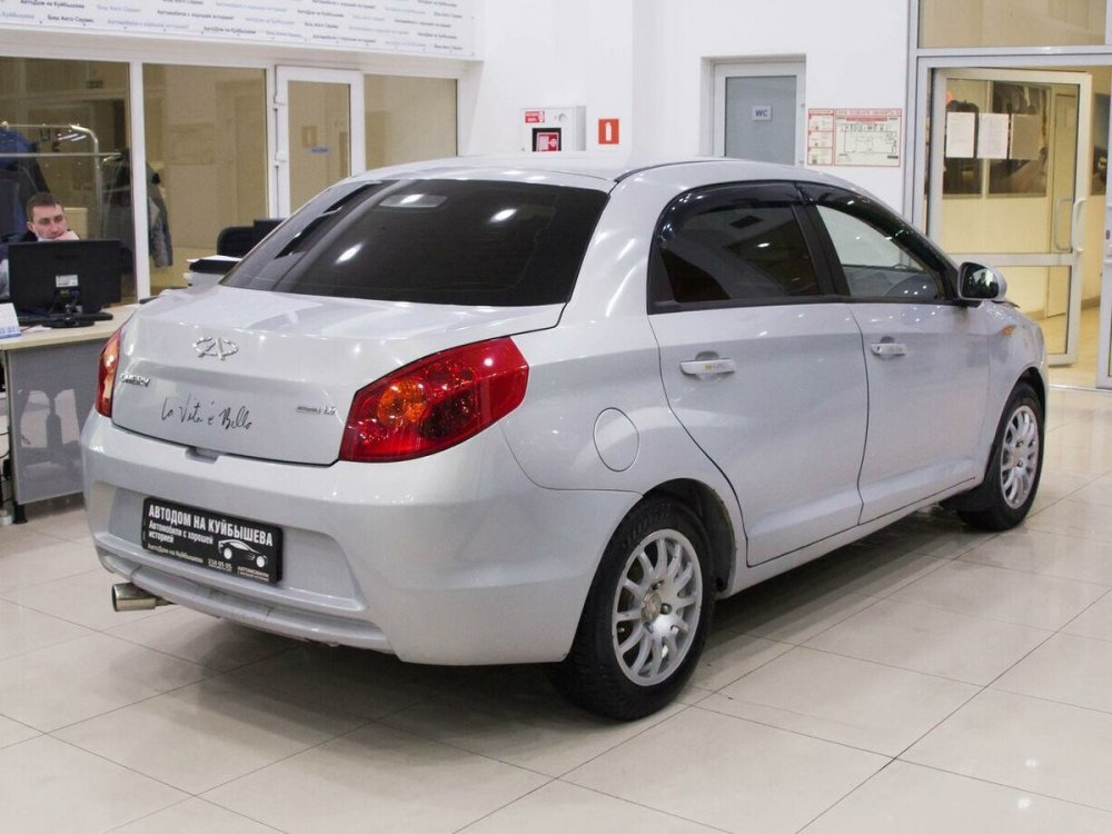 Chery very 2011