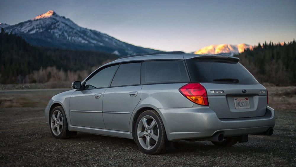 Subaru Legacy 1993 stance