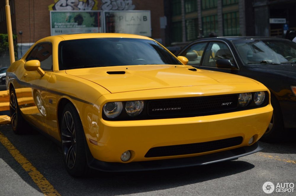 Dodge Charger srt8