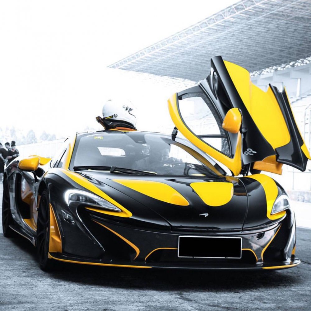 MCLAREN p1 желтый