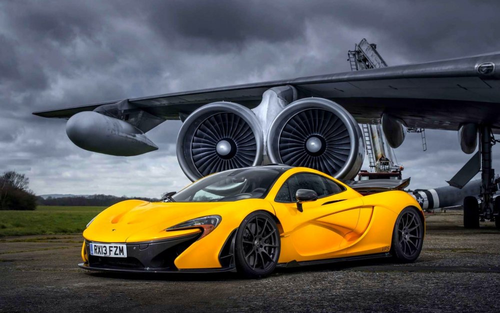 Racing Maclaren Yellow