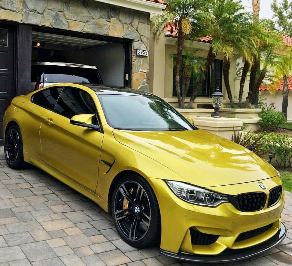 BMW m5 f90 желтая