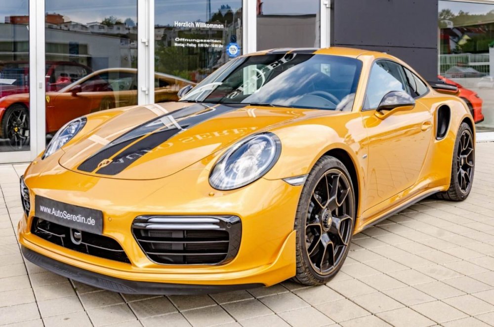 Porsche 911 Turbo s Yellow