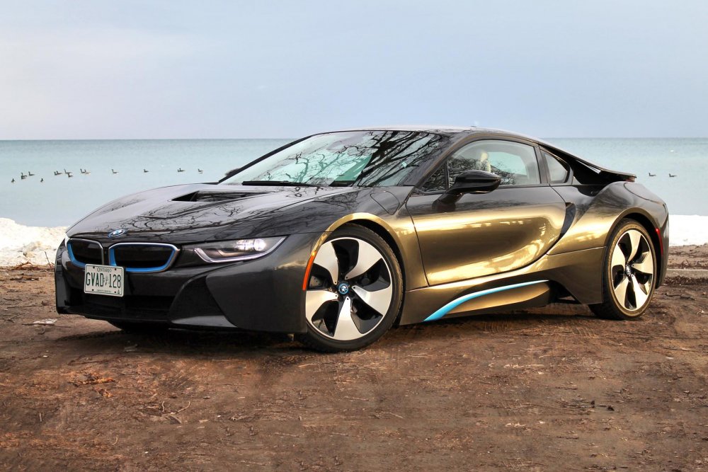 BMW i8 турбо