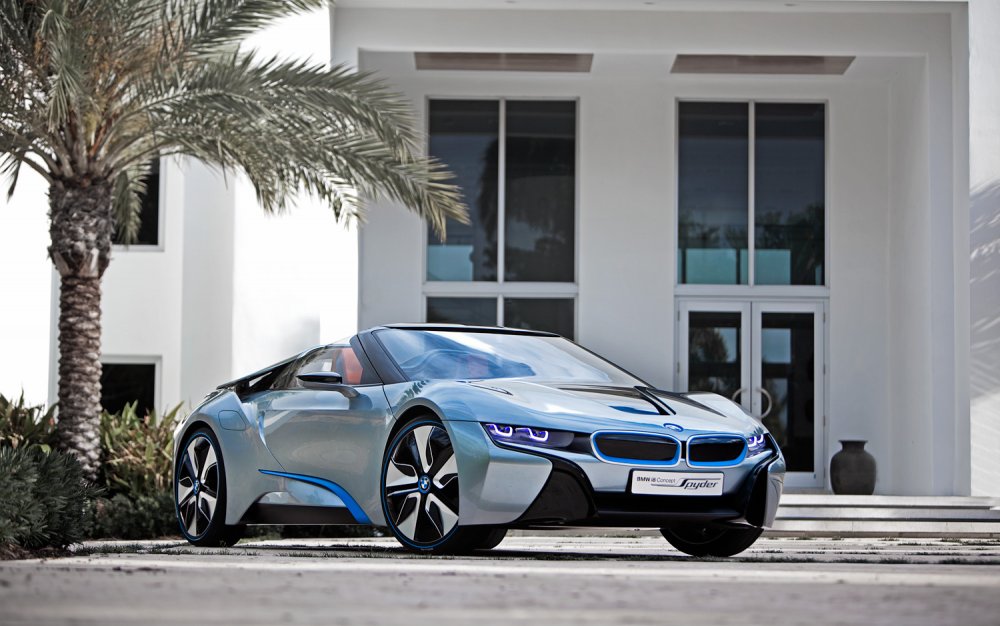 BMW i8 белая