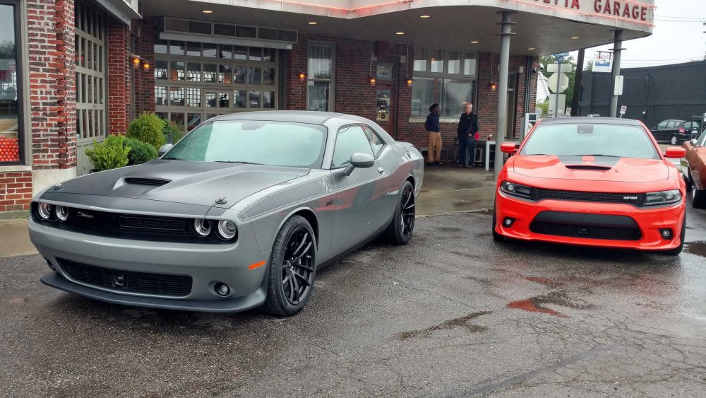 Dodge Challenger 2010 черный