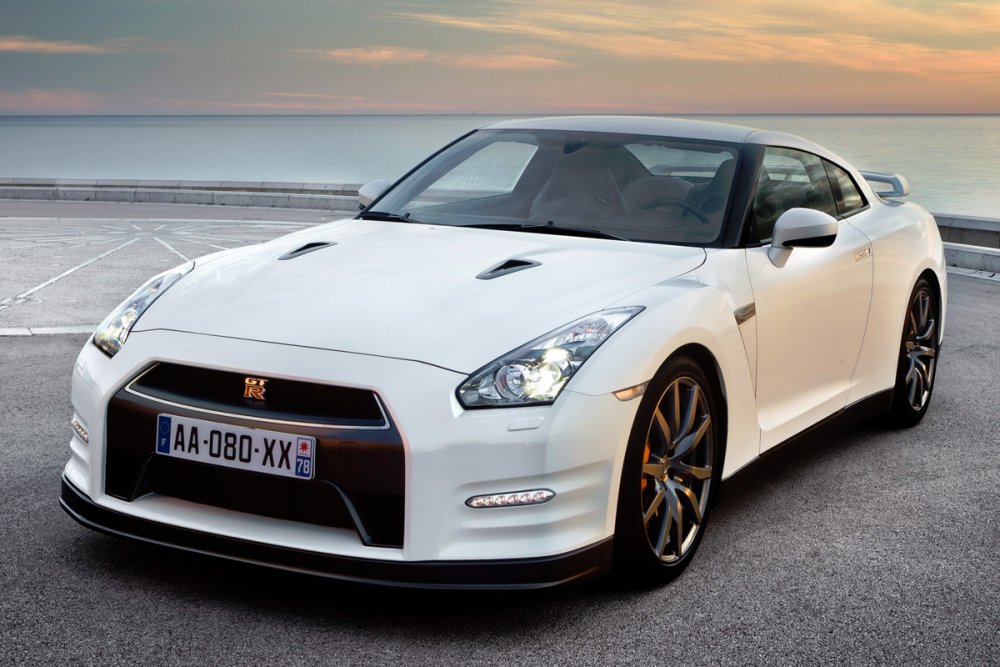 Nissan GTR 2017 оранжевый