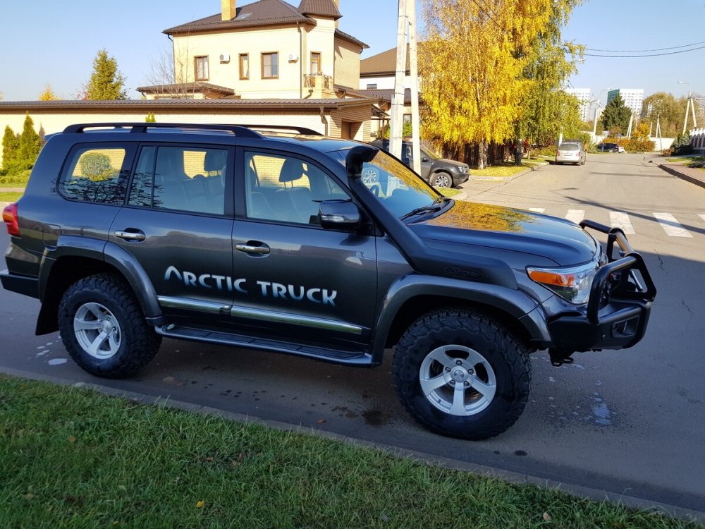 Toyota Land Cruiser 200 Arctic Trucks