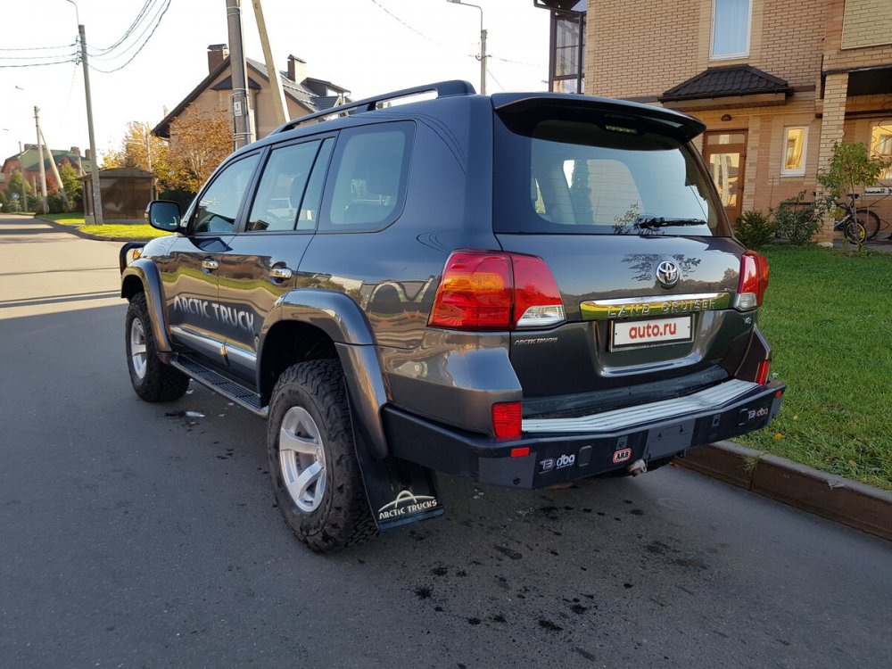 Toyota Land Cruiser 200 Arctic Trucks