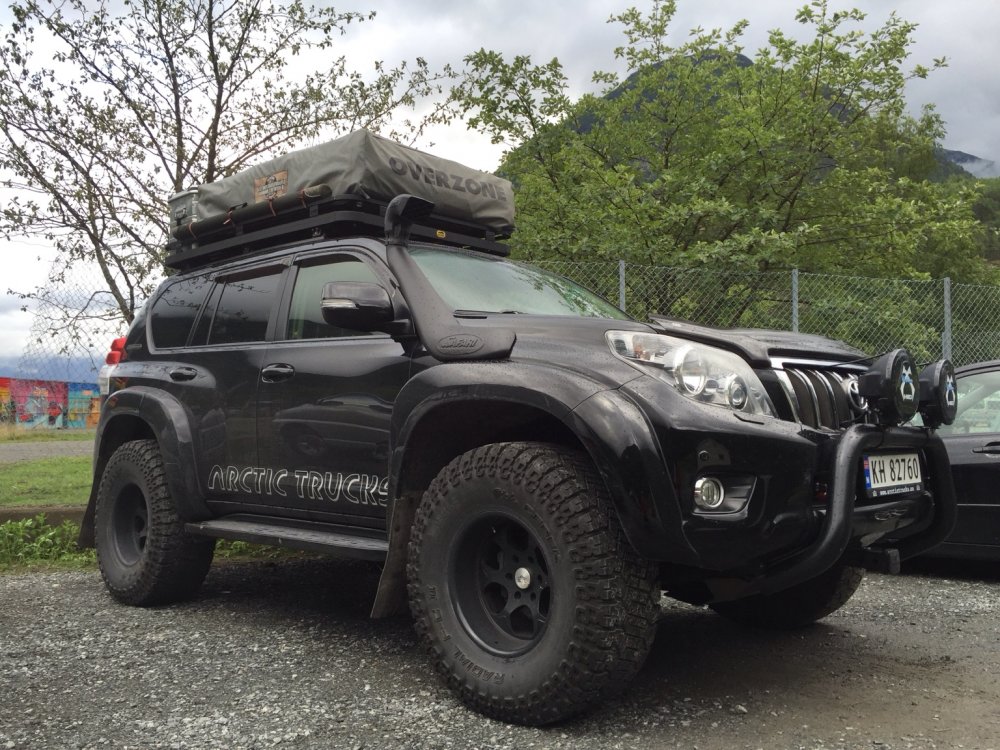 Toyota Land Cruiser 200 Arctic Truck at 33