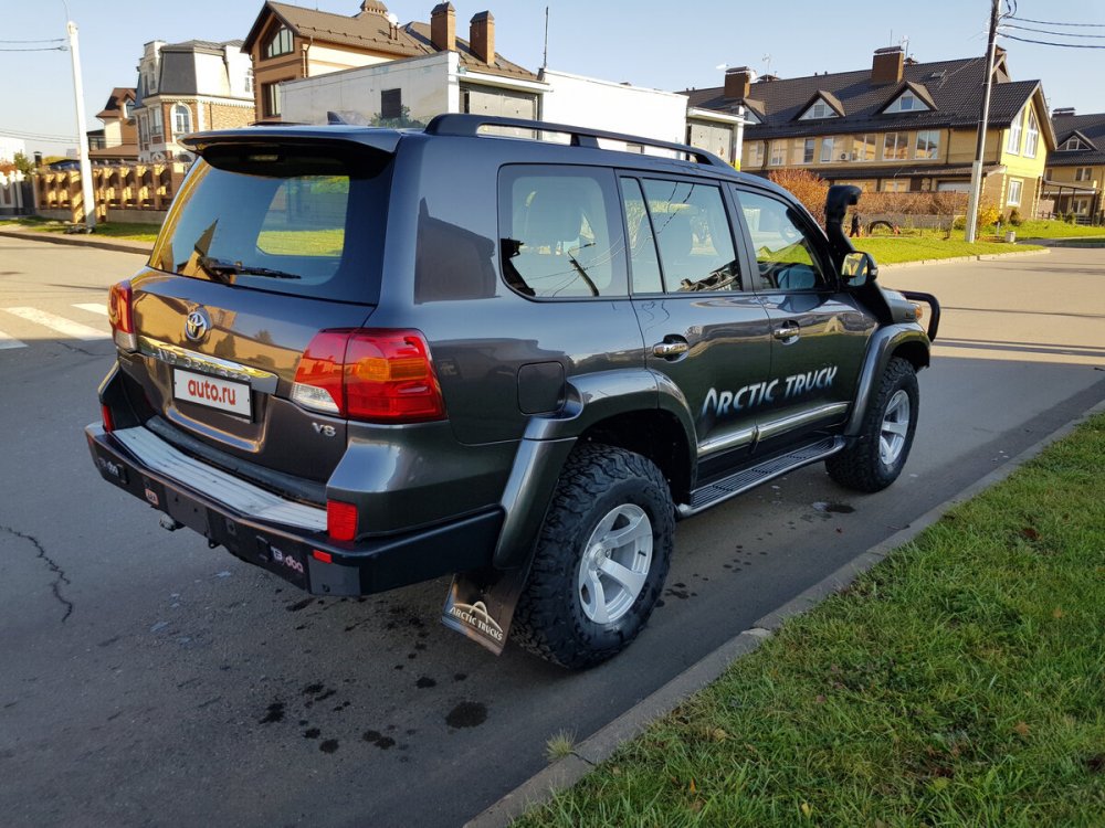 Toyota Land Cruiser Prado Arctic