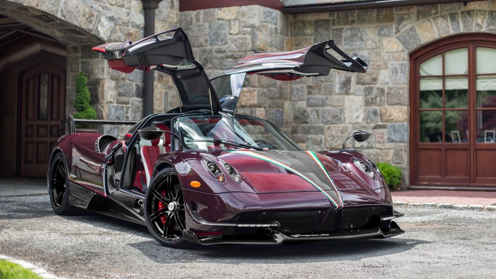 Машина Pagani Huayra