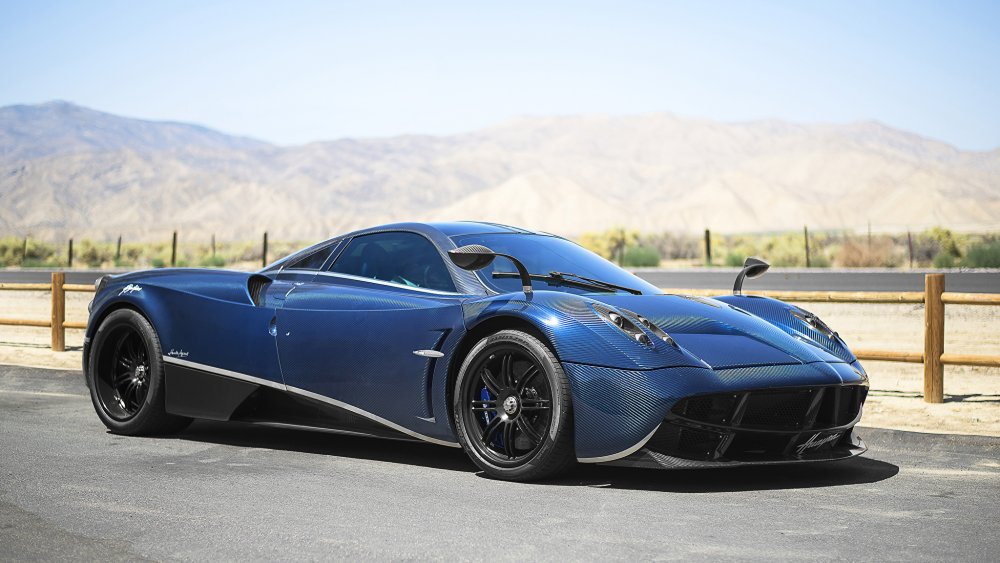 Машина Pagani Huayra