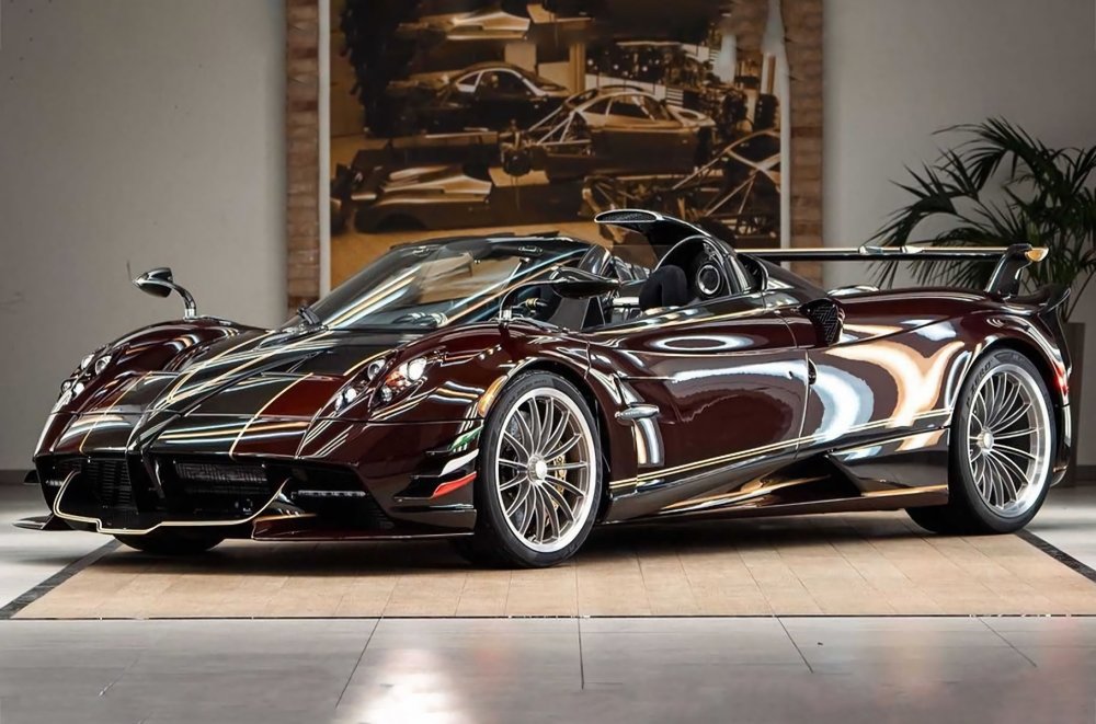 Машина Pagani Huayra Tempesta