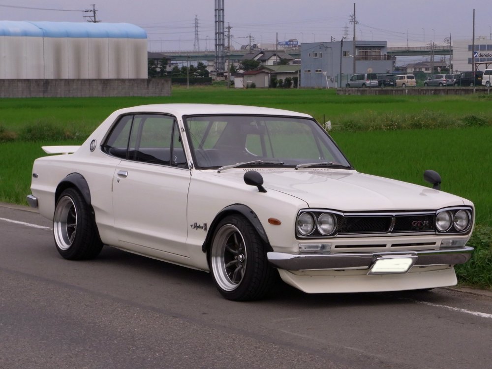 Fatlace' Nissan Skyline 2000 gt-r